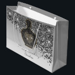 Sacola Para Presentes Grande Sweet 16 Noir Fragrance Black & Gold Glitter<br><div class="desc">Step into a world of sparkling sophistication with Noir Fragrance collection. Designed specifically for a milestone Sweet 16, this large gift bag captures the essence of a high-end Parisian perfumery. The design features a stunning Dark Grey perfume bottle centerpiece, accented by a shimmering, gold-rimmed “16” nestled within a soft heart....</div>