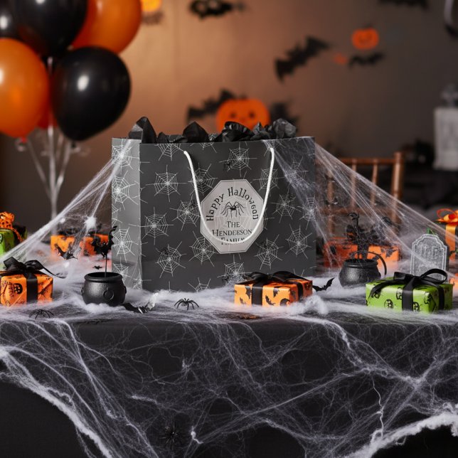 Sacola Para Presentes Grande Teias de Aranha Negra Feliz Dia das Bruxas (Happy Halloween Spiderweb Gift Bag. Black Spooky Webs October Birthday Gift Wrap for Halloween Party)