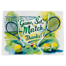 Tênis e raquete no campo com amor