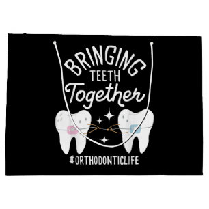 Sacola Para Presentes Grande Trazendo os Dentes Junto - Ortodontista 