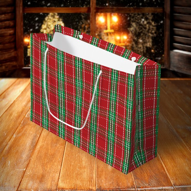 Sacola Para Presentes Grande Xadrez de Farmhouse Red Holidy, na Rússia natalíci (Christmas holiday classic red and green plaid pattern large gift bag)