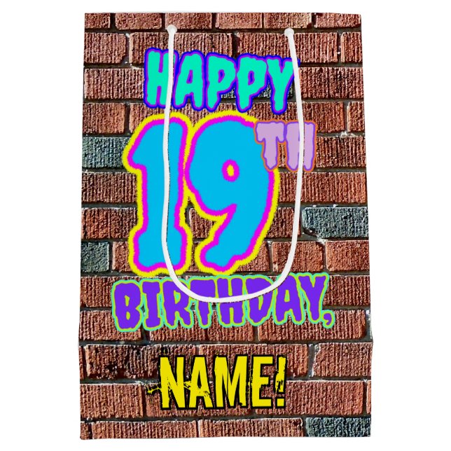 Sacola Para Presentes Média 19º aniversário: Diversão, Grafite Urbano Inspirad (Verso)