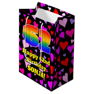 Sacola Para Presentes Média 62º Aniversário: Padrão de Corações Adoráveis, Arc