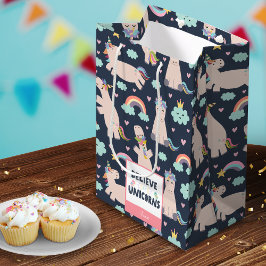 Sacola Para Presentes Média Acredite em Unicórnios, Criança de Padrão Azul e R