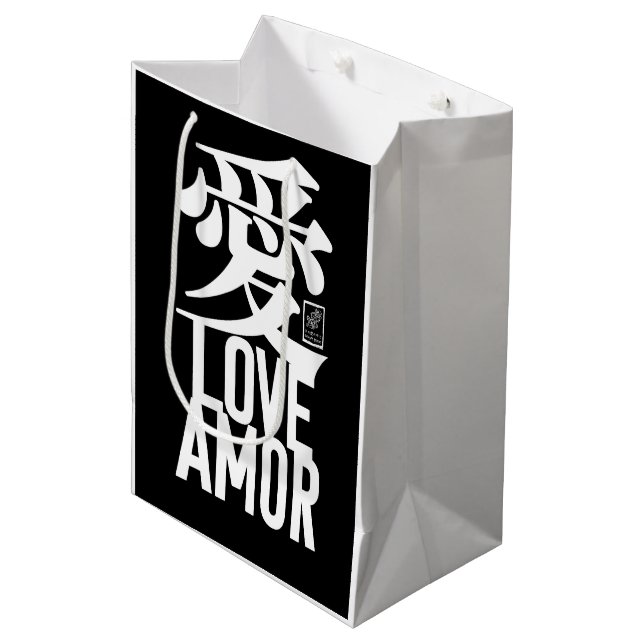 Sacola Para Presentes Média Ai. Amor. Amor. (Frente inclinada)