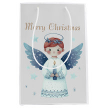 Anjo Nórdico Elegante segurando uma vela