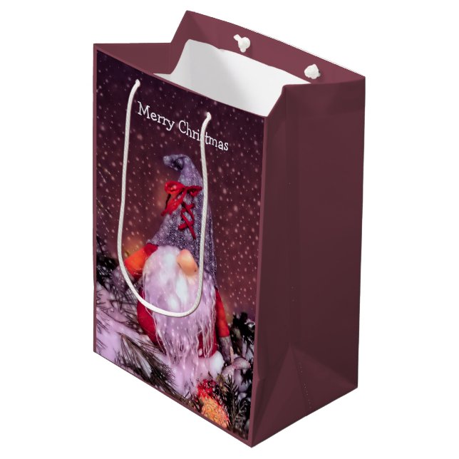 Sacola Para Presentes Média Árvore de Feriado Gnomo Feliz de Natal (Frente inclinada)