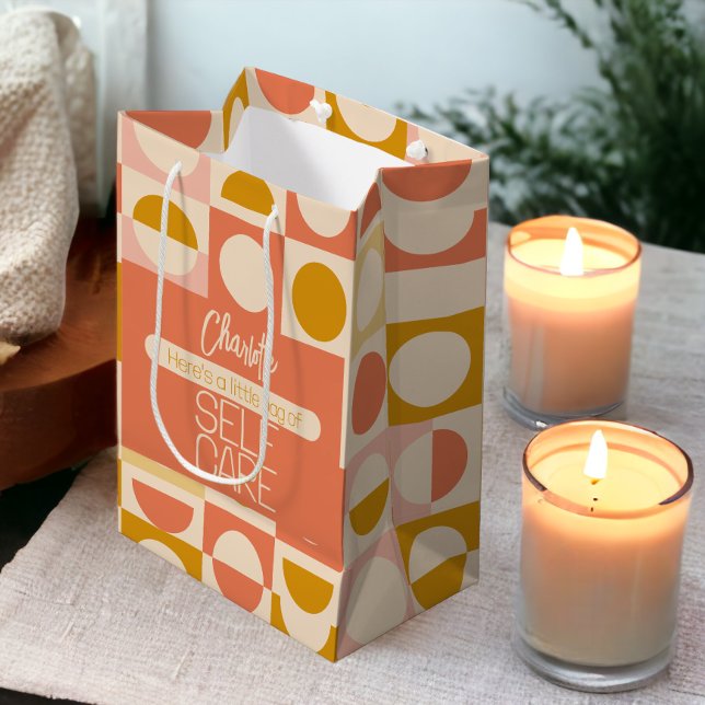 Sacola Para Presentes Média Autoatendimento Personalizado (Personalized Self Care Medium Gift Bag from Ricaso. Add pampering content for friends or family)