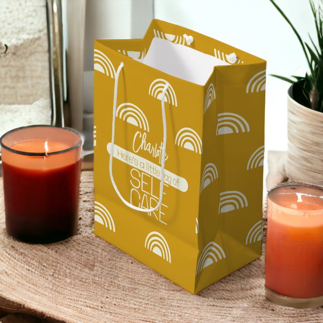 Sacola Para Presentes Média Autoatendimento Personalizado (Personalized Self Care Medium Gift Bag from Ricaso. Add pampering content for friends or family)