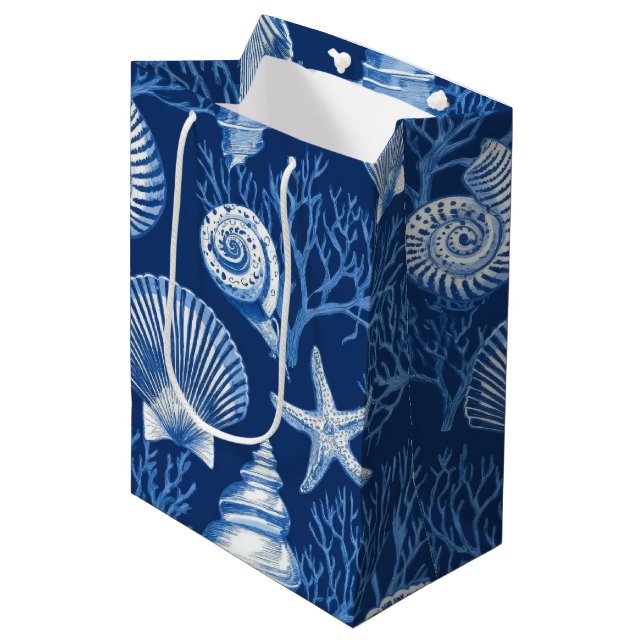 Sacola Para Presentes Média Azul Toalete Costeira Padrão Coral Conchas (2) (Frente inclinada)