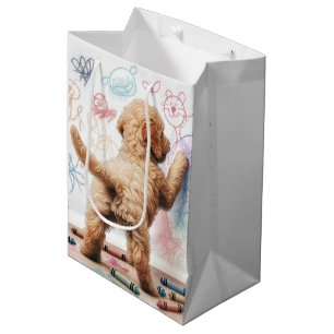 Sacola Para Presentes Média Birthday Labradoodle Doodle em uma Parede
