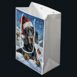 Sacola Para Presentes Média Bluetick Coonhound Winter Wonderland Christmas<br><div class="desc">Este design festivo captura o espírito alegre da época de férias, apresentando um adorável filhote vestindo um chapéu de Papai Noel. O cachorro está aninhado numa terra maravilhosa de inverno, completo com um boneco de neve, uma árvore de Natal decorada, e presentes lindamente envoltos. Os flocos de neve caem suavemente,...</div>