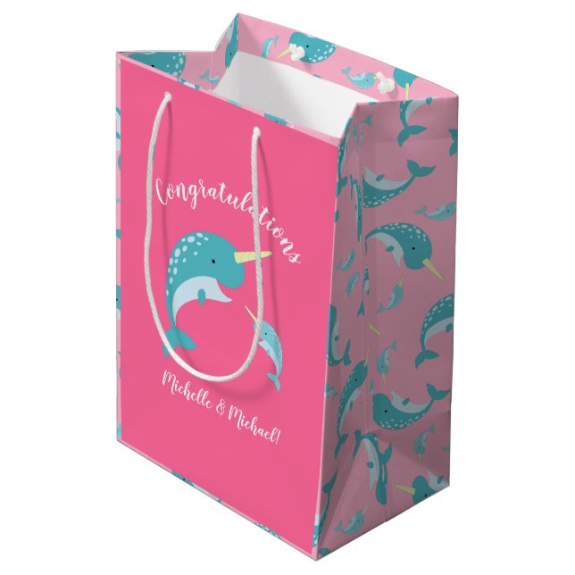 Sacola Para Presentes Média Boneca Rosa-Chá de fraldas Narwhal (Verso inclinado)
