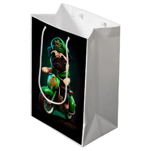 Sacola Para Presentes Média Cachorro Pug Dirigindo Bicicleta Dia de São Patríc