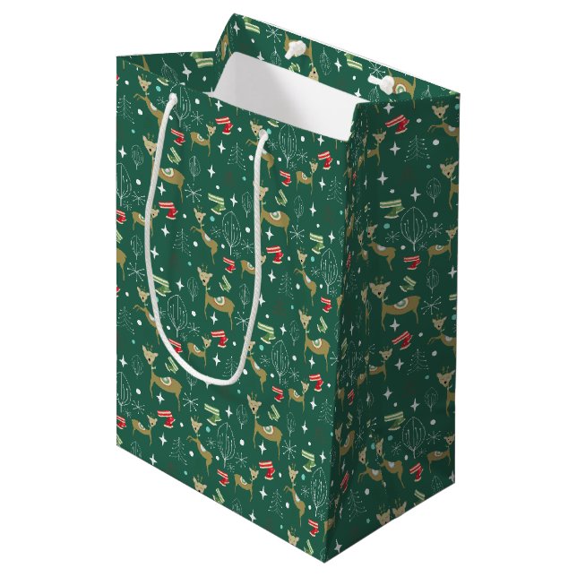 Sacola Para Presentes Média Cerveja simpática com árvores de Natal e flocos de (Frente inclinada)