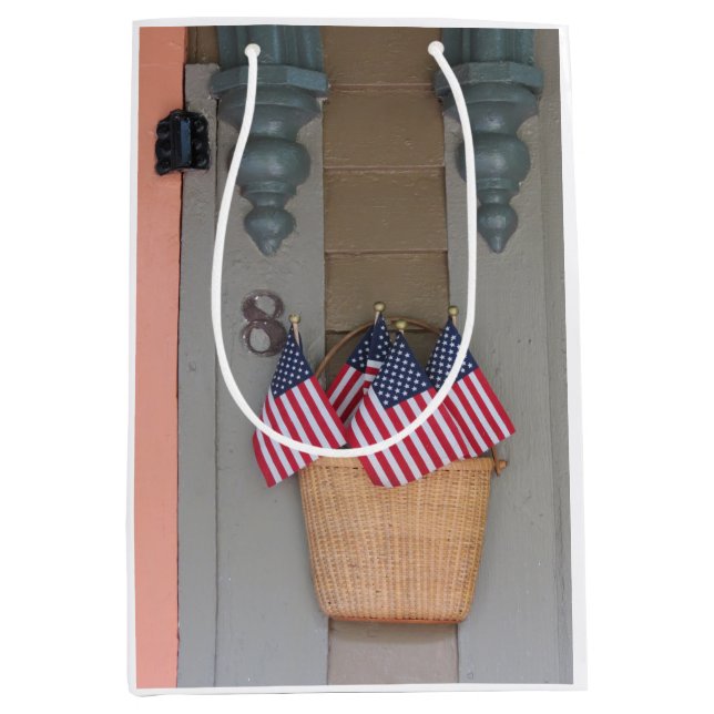 Sacola Para Presentes Média Cesto de Bandeiras - Martha's Vineyard (Frente)