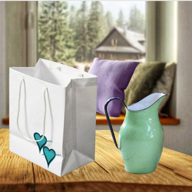 Sacola Para Presentes Média Coração e Seta Turquesa (Present your gift of Love in this Turquoise Heart & Arrow Medium Gift Bag!)