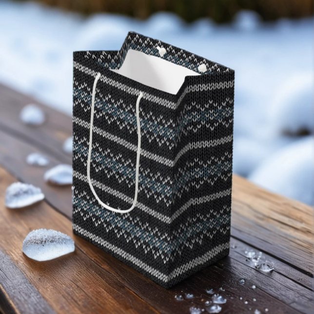 Sacola Para Presentes Média Cozy Knitted Pattern Black and Gray Paper Gift Bag (Criador carregado)