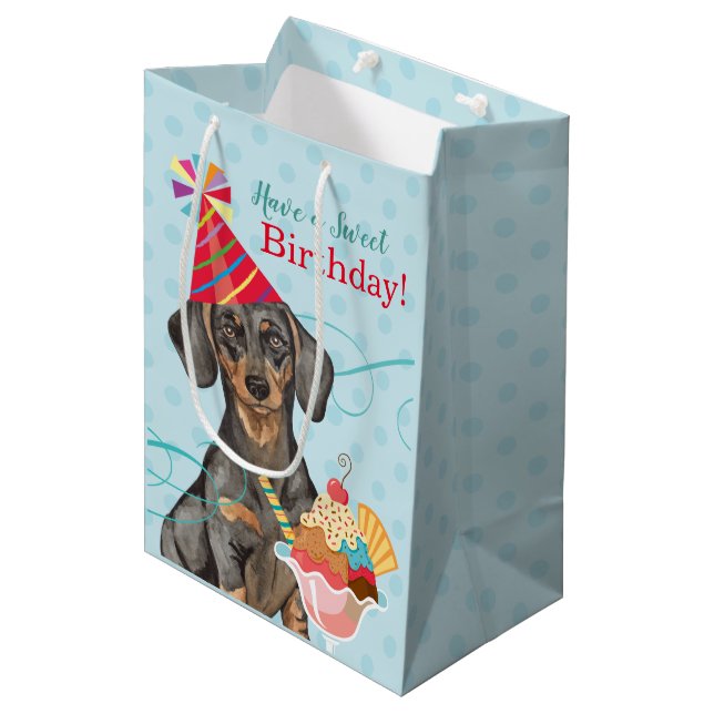 Sacola Para Presentes Média Dachshund doce do aniversário (Frente inclinada)