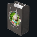 Sacola Para Presentes Média Delicar quadro floral de fotos<br><div class="desc">Design de coroa floral delicada e doce.</div>