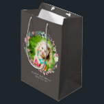 Sacola Para Presentes Média Delicar quadro floral de fotos<br><div class="desc">Design de coroa floral delicada e doce.</div>