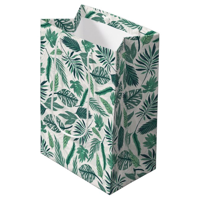 Sacola Para Presentes Média Design de Folhas Tropicais Verde Modernas (Frente inclinada)