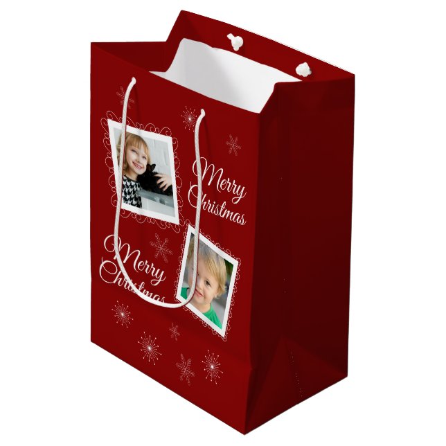 Sacola Para Presentes Média Design de Natal Personalizado 2 Fotos em Vermelho (Frente inclinada)