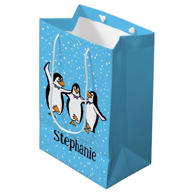 Sacola Para Presentes Média Design de Pinguins Dançantes (Frente inclinada)