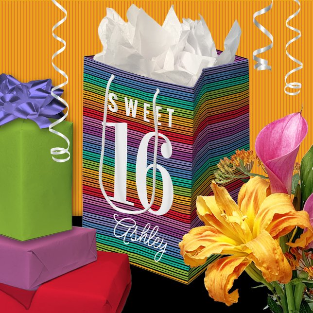 Sacola Para Presentes Média Doce 16 Aniversário Nome Rainbow Stripes (Criador carregado)