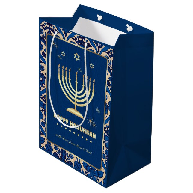 Sacola Para Presentes Média Dourado Menorah | Nome personalizado Hanukkah (Verso inclinado)