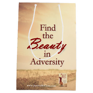 Sacola Para Presentes Média Encontre a beleza na adversidade