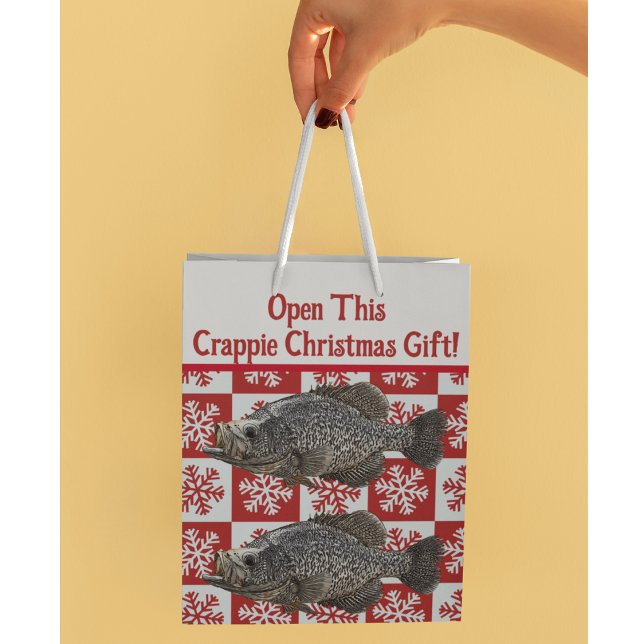 Sacola Para Presentes Média Engraçado Crappie Pun Feliz Natal (A funny fishing themed gift bag for the avid angler.)