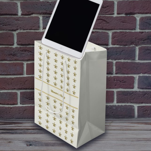 Sacola Para Presentes Média Falso Ouro FleurDeLis sobre Marfim (Criador carregado)