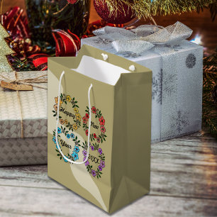 SACOLA PARA PRESENTES MÉDIA FELIZ ANO NOVO 20XX PERSONALIZADO E FLOWERS WREATH