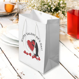Sacola Para Presentes Média Feliz Dia dos Namorados! Pinguim e Coração Vermelh
