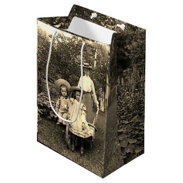 Sacola Para Presentes Média Filhas-mãe do Jardim Herdeiro do 1890 (Frente inclinada)
