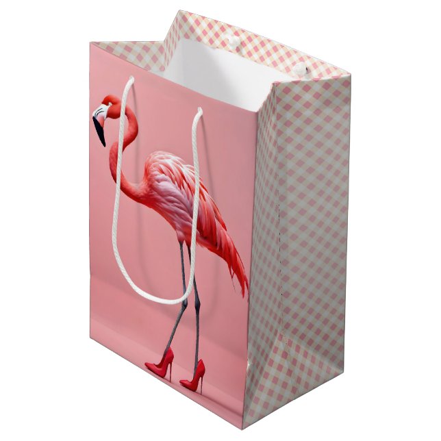 Sacola Para Presentes Média Flamingo Vestindo Red High Heels (Frente inclinada)