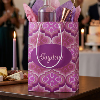 Sacola Para Presentes Média Formas de Escudo Rosa e Roxo com Corações