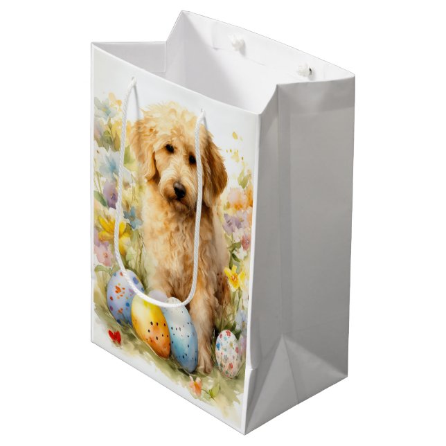 Sacola Para Presentes Média Goldendoodle com Ovos de Páscoa (Frente inclinada)