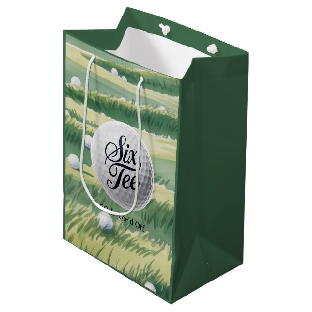 Sacola Para Presentes Média Golf Theme 60 & Tee’d Off Birthday Party  (Frente inclinada)