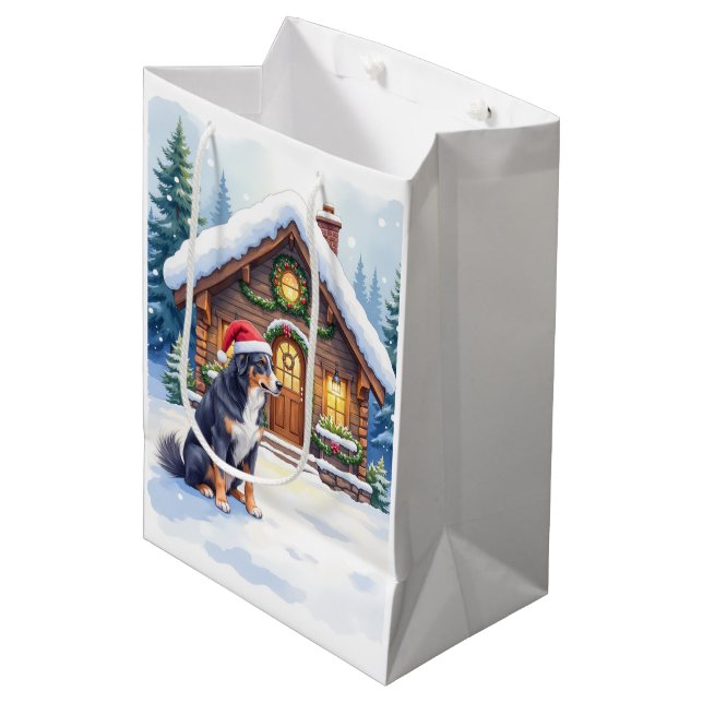 Sacola Para Presentes Média Greater Swiss Mountain Dog Snowy Cabin Santa Hat (Frente inclinada)