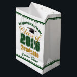 Sacola Para Presentes Média Green Gold Class of 2026 Graduation Party<br><div class="desc">Customize your own green and gold high school Class of 2026 graduate gift bag for a high school or college graduation party. Cool varsity letters for the year on a great custom commemorative present bag for seniors.</div>