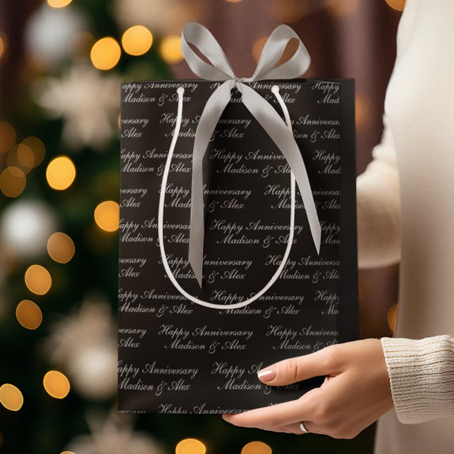Sacola Para Presentes Média Happy Anniversary Script with Name Black Silver (Criador carregado)