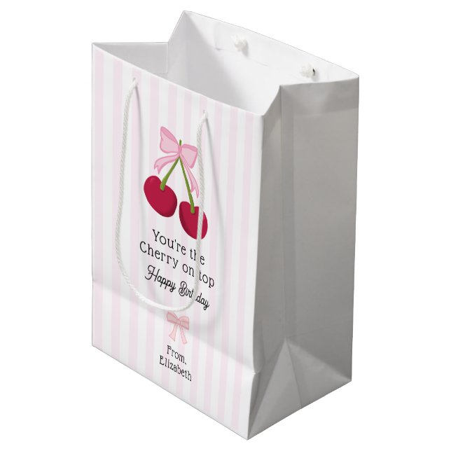 Sacola Para Presentes Média Happy Birthday Cherry on Top Coquette Stripes (Frente inclinada)