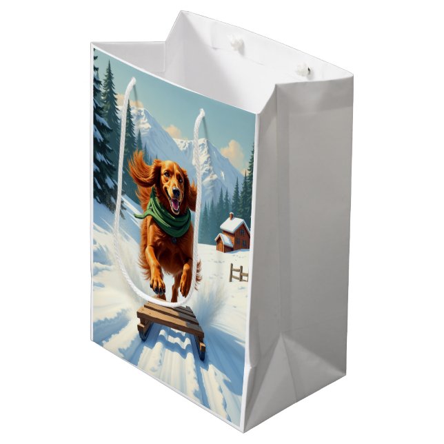 Sacola Para Presentes Média Irish Setter Sledding Adventure Christmas Painting (Frente inclinada)
