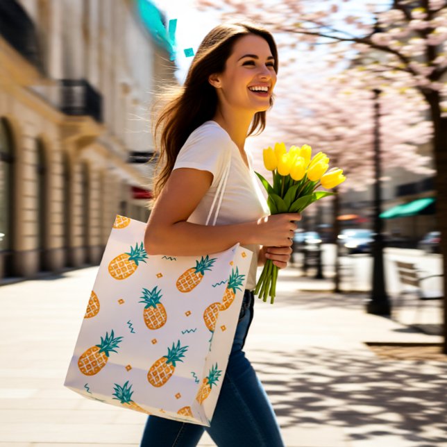 Sacola Para Presentes Média Laranja pastoso de ananás (Playful Pineapple Pattern – Tropical Summer Medium Gift Bag)