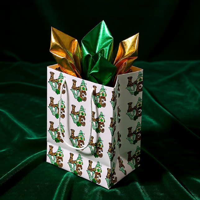 Sacola Para Presentes Média Lucky Love Gnomo Rua. Dia de Patrick (Lucky Love Gnome St. Patrick’s Day Medium Gift Bag)