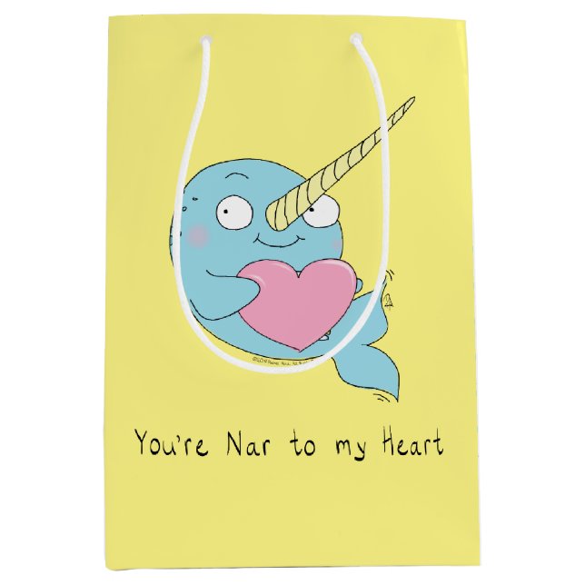 Sacola Para Presentes Média Narwhal Hugging Heart Day Gift Bag (Frente)