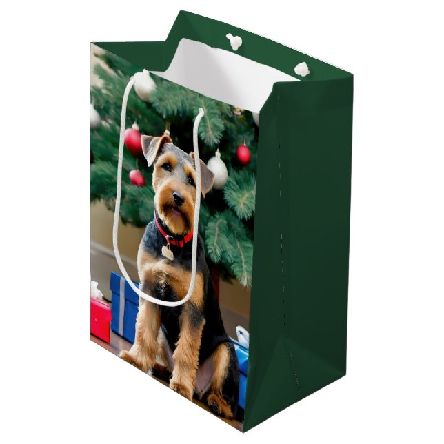 Sacola Para Presentes Média Natal Welsh Terrier Pela Árvore (Frente inclinada)