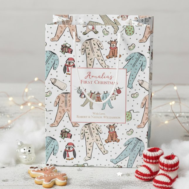 Sacola Para Presentes Média O primeiro Natal do bebê é neutro (Cute Baby's First Christmas Gift Bags Cute Winter Xmas Pajama, Reindeer, Teddy Bear, Penguin Pattern)